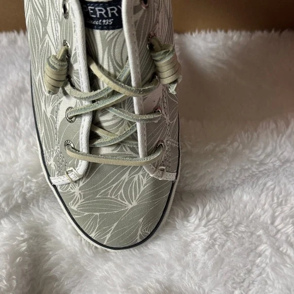 Sperry Women's Leaf Print Canvas Sneakers - White and Gray NEW - Picture 4 of 6